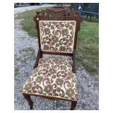 VICTORIAN WALNUT HIPREST CHAIR