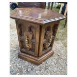 OAK 2 DOOR HECTAGON TABLE