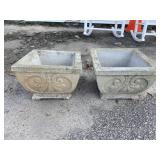 PR OF CONCRETE PLANTERS