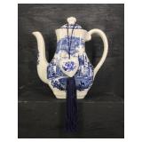 WEDGEWOOD ROYAL HOMES OF BRITAIN TEA POT