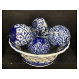 7 PC BLUE AND WHITE PORELAIN LOT