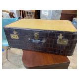 VINTAGE ALLIGATOR SKIN SUIT CASE