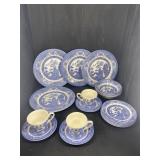 19 PCS BLUE AND WHITE ENGLISH DINNERWARE