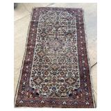 4FT 11 IN X 2 FT 9 IN HANDMADE RUNNER