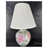 PORCELAIN TABLE LAMP WITH SHADE