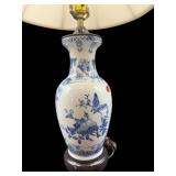 BLUE AND WHITE ORIENTAL VASE LAMP