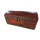 19TH CENT. LEATHER ADORNED BRASS HEAD NAIL TRUNK