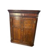 18TH CENTURY OAK INLAID HANGING BLIND DOOR CORNER