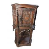 GOTHIC 19TH CENTURY OAK 1 DOOR CABINET