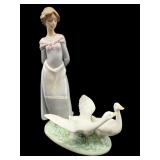 LLADRO BARNYARD SCENE PORCELAIN FIGURINE