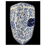 LARGE ORIENTAL FLORAL BLUE AND WHITE GARDEN SEAT