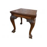 ANTIQUE CHIPPENDALE MAHOGANY TABLE