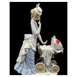 LARGE LLADRO 'BABY'S OUTING' FIGURE