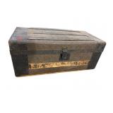 RARE SIZE STEAMER TRUNK WITH TRAY