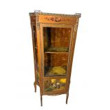 19TH CENT. VERNIS MARTIN DECORATED BOW GLASS