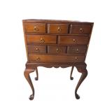 HICKORY CHAIR CO. MAHOGANY QUEEN ANNE SILVER CHEST