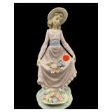 LLADRO 'FLOWERS IN THE BASKET' FIGURE