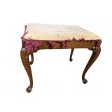 QUEEN ANNE VANITY BENCH