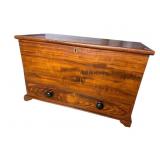 19TH CENT. PINE GRAIN PAINTED DOVETAILED BLANKET