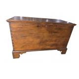 19TH CENT. POPLAR DOVETAILED BLANKET BOX