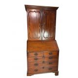 18TH CENTURY MAHOGANY SECRETARY