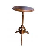 WALNUT VICTORIAN PEDESTAL CANDLESTAND