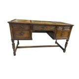 19TH CENT. OAK LEATHER TOP DESK