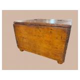 ANTIQUE DOVETAILED ADVERTISING BOX