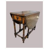 ANTIQUE OAK DROP LEAF GATE LEG TABLE