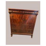 MAHOGANY EMPIRE CLEAN BONNET CHEST