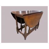 19TH CENTURY OAK PEGGED GATELEG TABLE