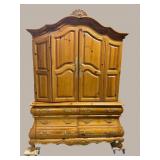 PINE KETTLE FORMED GENTLEMANS CHEST