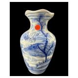 ORIENTAL BLUE AND WHITE PORCELAIN RUFFLED VASE