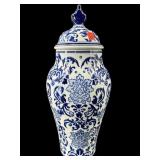 LARGE BLUE AND WHITE PORCELAIN GINGER JAR VASE