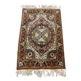 3 FT 1 IN X 2 FT 1 IN HANDMADE RUNNER