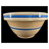 ANTIQUE YELLOW STONEWARE BANDED MIXING BOWL