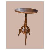 WALNUT VICTORIAN PEDESTAL TABLE