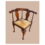 HENKEL HARRIS CHERRY QUEEN ANNE CORNER CHAIR
