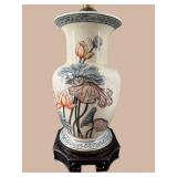 QUOIZEL PORCELAIN DECORATED LAMP