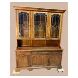 ETHAN ALLEN LEADED GLASS 2 PC HUTCH
