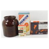 * Vintage Nabisco Premium Saltine Cracker Tin