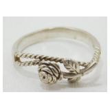 Sterling Silver Flower Ring - 2.87 grams Total