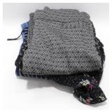 5 Pairs of Women's Summer Pants - New w/out Tags,