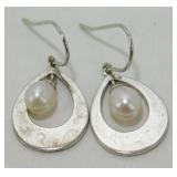 Sterling Silver Pearl Dangle Earrings - 1.5ï¿½, 5.77