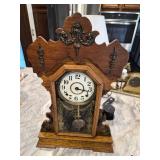 Vtg Oak Mantel Clock Eight Day Strike