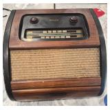 Philco Model 46-1201 Vtg Radio Phonograph