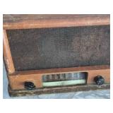 Vtg E.L.C. Model 2701 Tabletop Radio