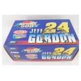 Revell DuPont Automotive 1999 Daytona 500 Winner