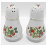 * Vintage Avon Salt & Pepper Shakers w/ 22k Gold