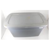 * Tub w/ Cover - Great Shape, Sterlite Grey